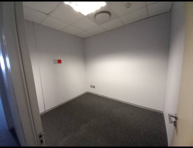 780M² OFFICE TO LET IN BRYANSTON